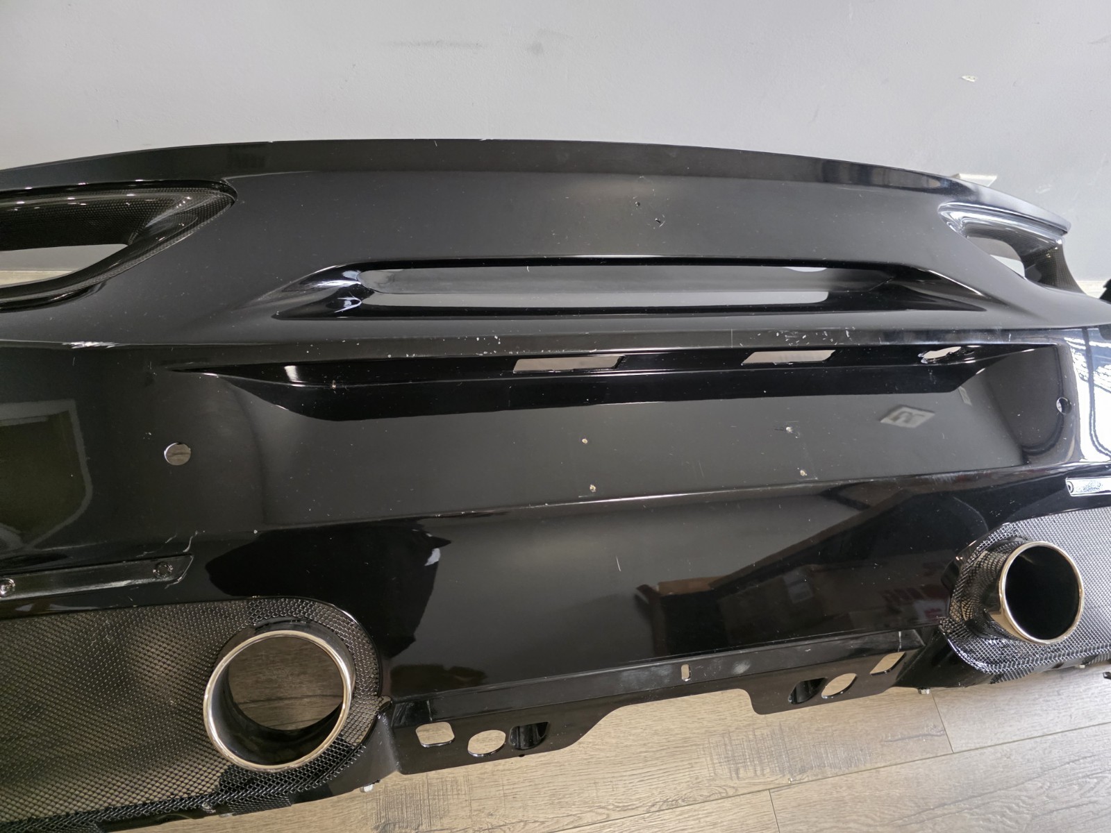 FERRARI 488 GTB REAR BUMPER COMPLETE OEM EXHAUST TIP GRILL LIGHT CARBON SURROUND
