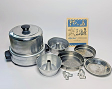1950s Little Lady Electric Bakerette Toy Baking Set Marshall Field Box Cookbook