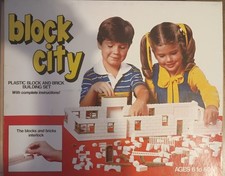 Block City B-1500 Building Set 825 Pieces Vintage with Instructions