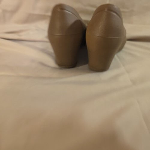 Crocs Women's Brown Rubber Wedge Heel Pumps Taupe Cap Toe Slip On Size 6W - Picture 9 of 16