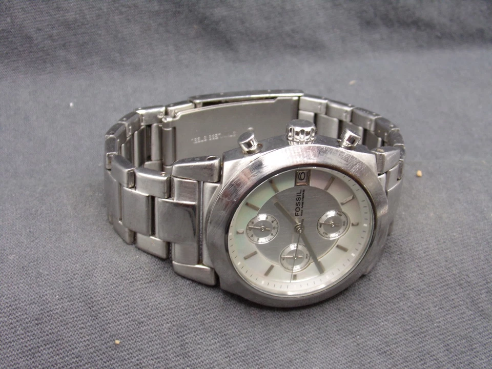Women's FOSSIL Chronograph Watch CH-2524 w/ New Battery - Works Great! f71 - image 4 of 4