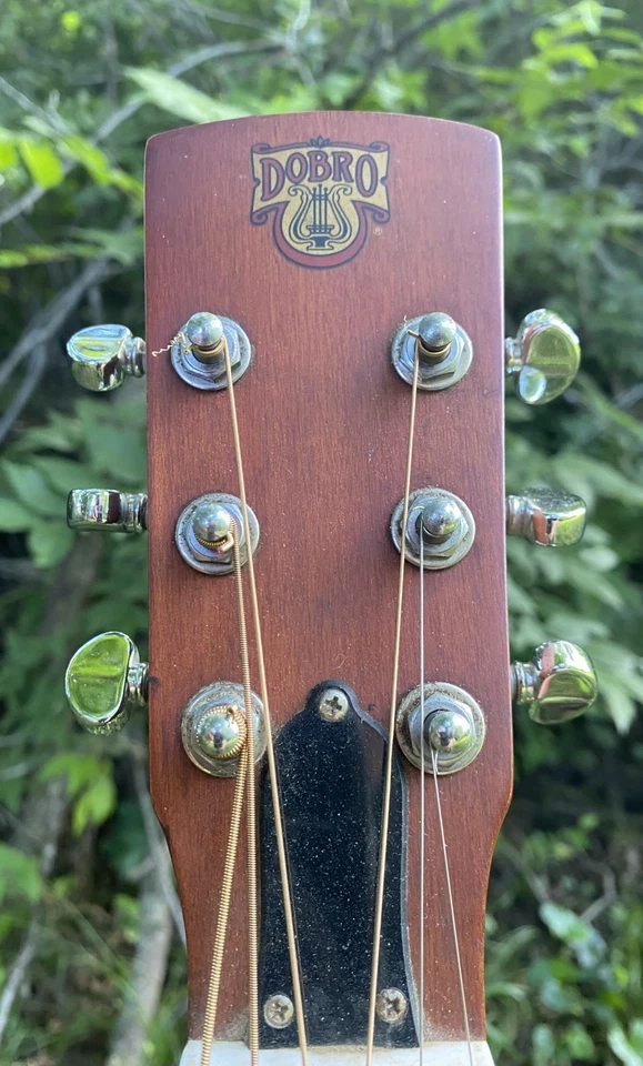 Guitarra Resonadora Americana Dobro Hound Dog Deluxe Cuello Redondo con HSC Foto 3 de 4