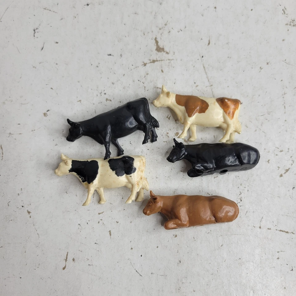 Plasticville O Scale Barnyard Animals Cows lot of 5 - Image 4 of 4