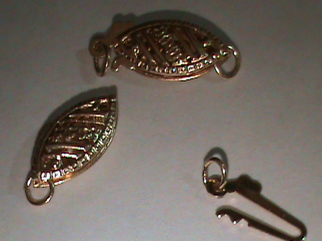 2 Clasps 14kt Gold Filigree Clasp SOLID 14kt Gold Nice Design !