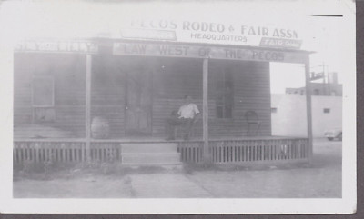 VINTAGE PHOTOGRAPH 1950'S RODEO FAIR SIGNS JUDGE ROY BEAN PECOS TEXAS OLD PHOTO