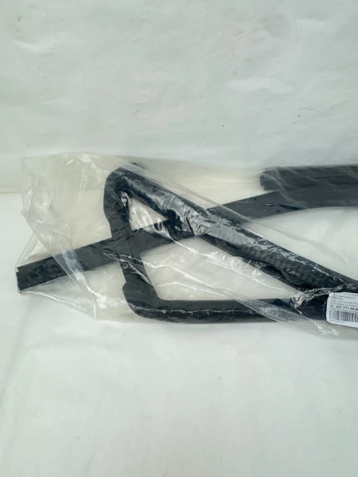 2008 - 2015 Smart Fortwo Rear Left Convertible Top Seal Weatherstrip 4516910198 - Image 4 of 4