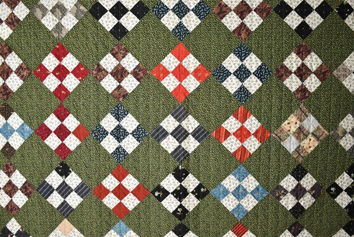 よしよし　　　OLD CALICO PATCH WORK QUILT hippie vintage calico prints puff quilt comforter, patchwork