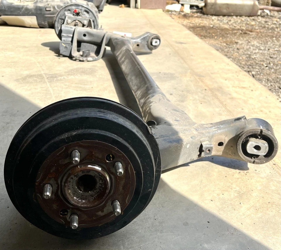 17 - 20 Hyundai Elantra седан задняя балка оси кручения оси в сборе - барабанные тормоза - Изображение 4 из 4