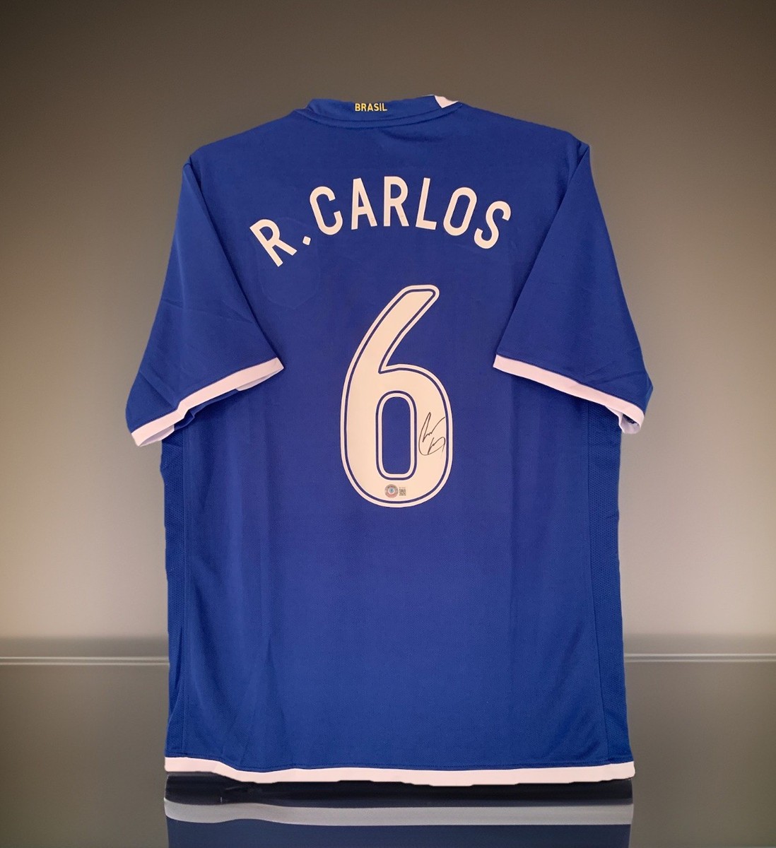 サイン入りユニフォーム R.CARLOS 6番 MVPs Roberto Carlos Signed Autographed Brazil 2006 Away Jersey Blue
