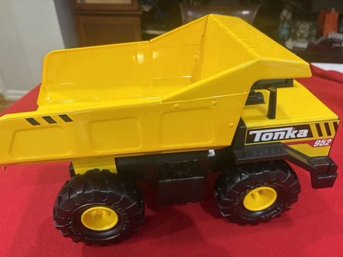 Tonka Steel Classics Mighty Dump Truck LARGE BRAND NEW Withiut Box  952