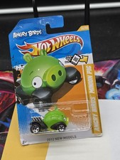 Hot Wheels ANGRY BIRDS MINION PIG Green 81/250 GREAT CARD