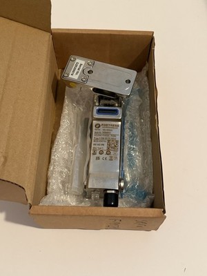 Fortress HGL-100A3-A Hygienic Guard Lock Safety Interlock Switch 24VDC SS New OB