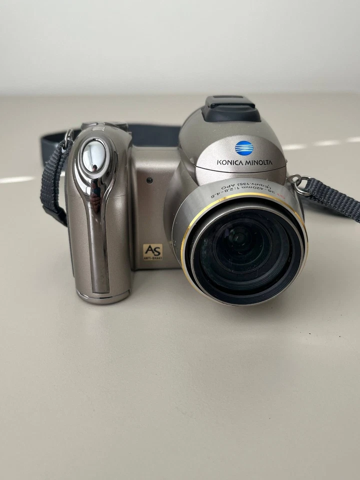 Konica Minolta Z6 Dimage Digital Camera 6.0 MP 12x Zoom y2k Anti-Shake WORKS - Image 3 of 4