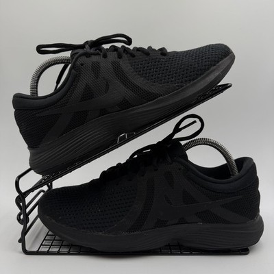 Nike Revolution 4 Triple Schwarz Turnschuhe Größe UK 7 Herren Laufen Fitnessstudio AJ3491-002