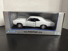 Welly 9856 1966 Pontiac GTO Diecast White Model Car 1/18 Scale