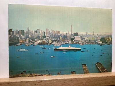 Queen Elizabeth II and NYC Piers: New York City, NY - Vintage Postcard