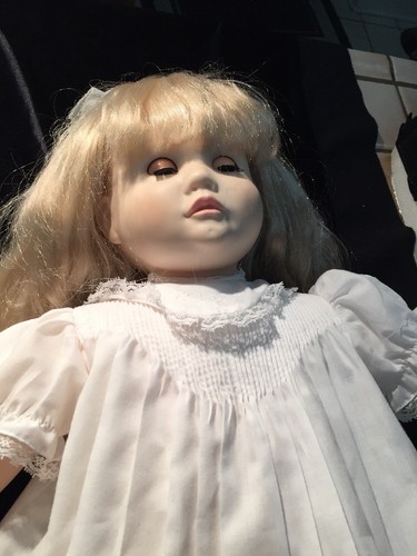 Suzanne Gibson Bebé Muñeca en VESTIDO DE BAUTIZO BLANCO MUY LARGO CON ZAPATOS ROJOS 23"t - Imagen 3 de 12