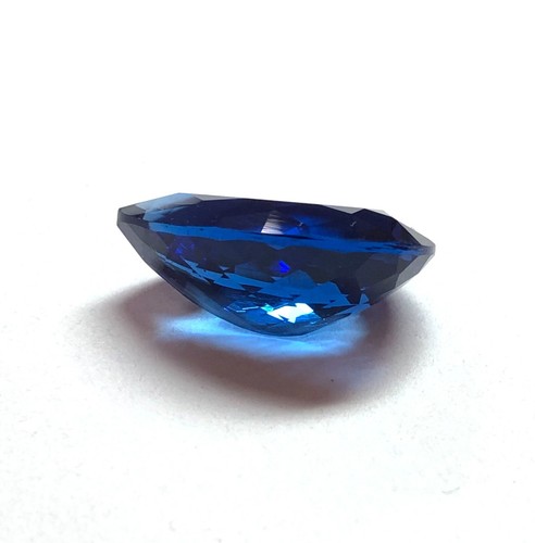 Beautiful Faceted Blue Tanzanite Glass Stone, 10.80 Carat, 20x13x8 MM Size. - Picture 3 of 12