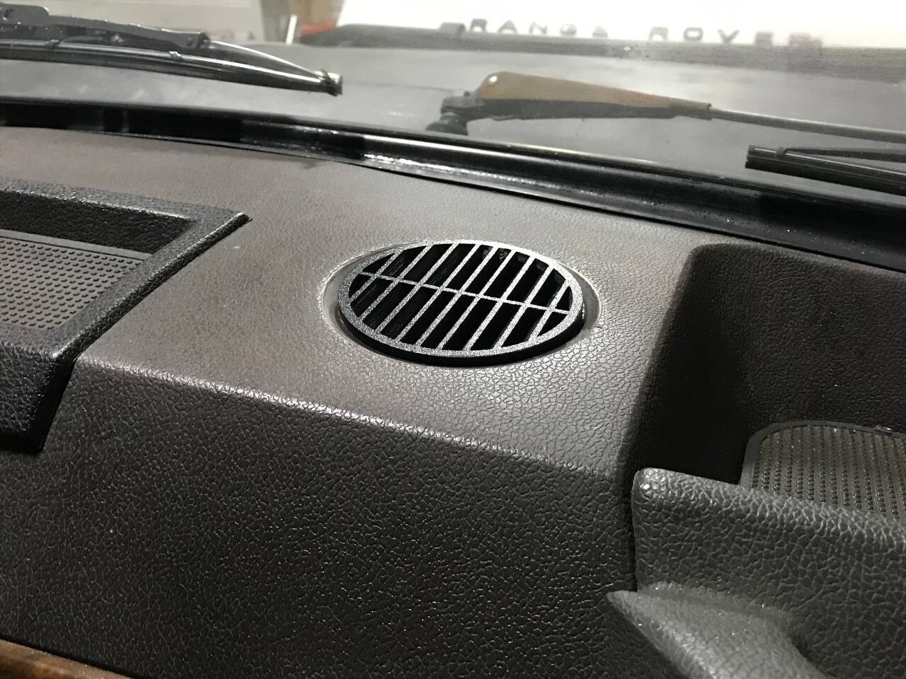 LAND ROVER RANGE ROVER CLASSIC 1970-94 HARD DASH DEMISTER VENT TEXTURE ...