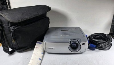INFOCUS LP540 PROJECTOR W/ BAG AND ADAPTORS