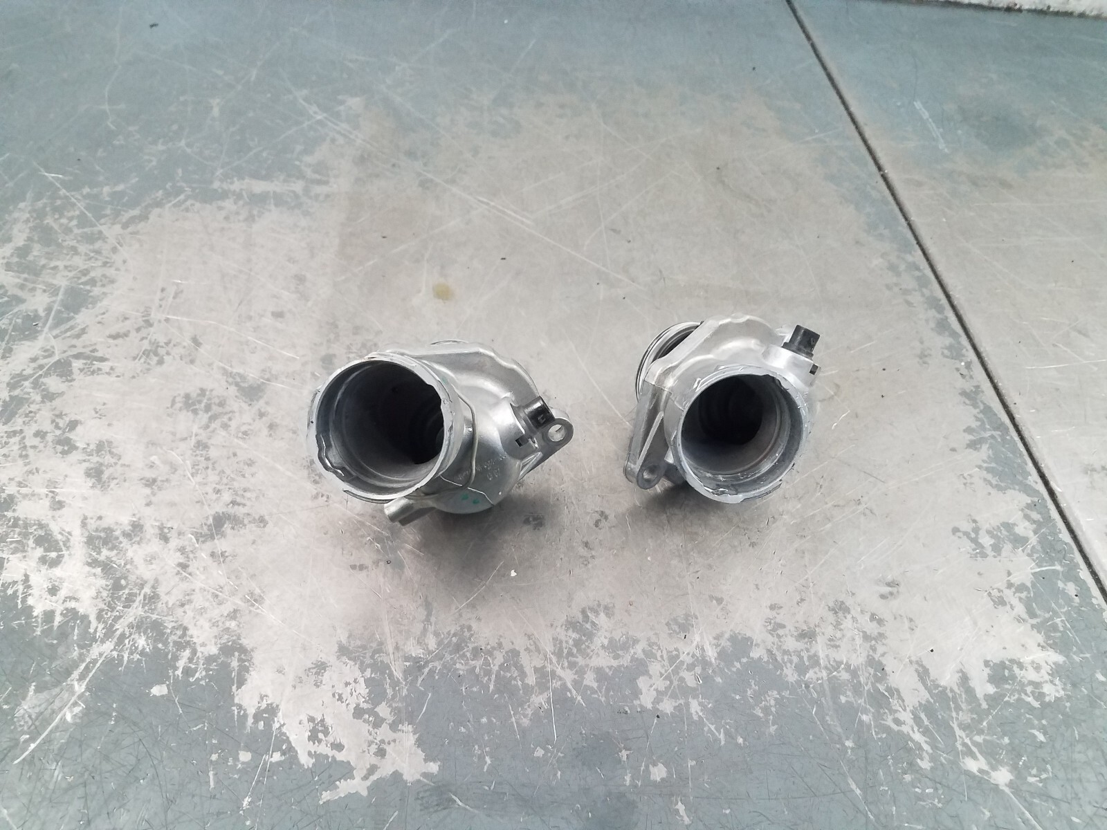 15 16 17 McLaren 675LT MT838T 3.8 3.8L Thermostat / Housing - 2 #1001 H1