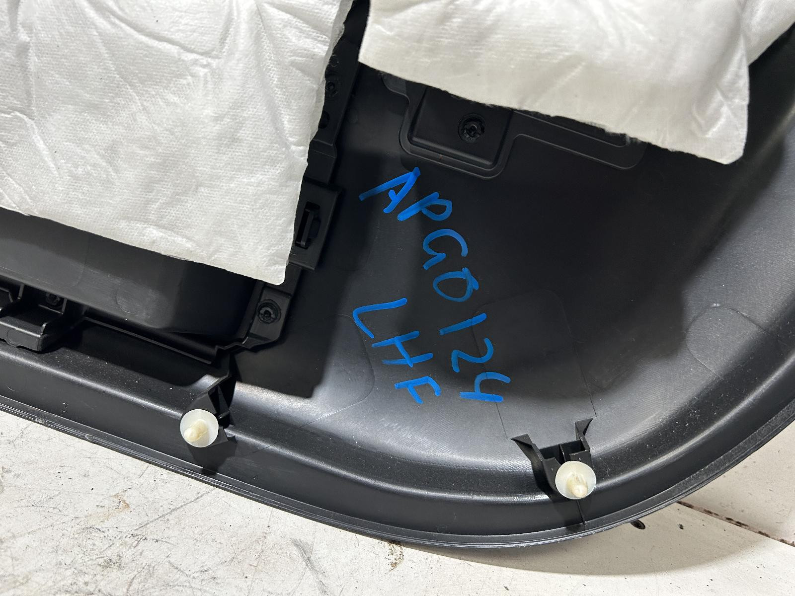 Nissan X-TRAIL Left Front Door Trim T32 02/2014-07/2022 - thumbnail 4