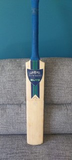 Newbery Blitz Five Star Short Handle Cricket Bat