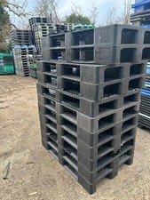 20 X Plastic Pallets SOLID 1200 X 800