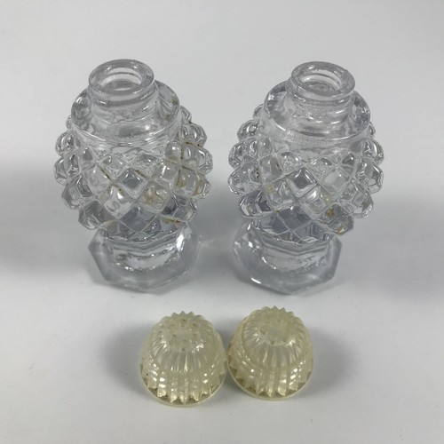 Vintage Pressglas Kristall Standfuß SALZ & PFEFFERSTREUER gesteppt Diamant mit Deckel - Bild 3 von 6