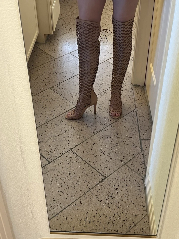 Botas gladiador coxa alta com peek a boo toe - Imagem 2 de 4