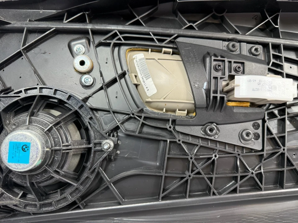 BMW E82 128i 135i 2008-2013 panel interior izquierdo del lado del conductor beige OEM Foto 4 de 4