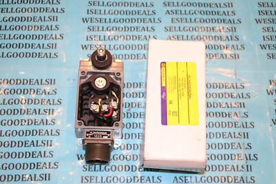 Square D PL340WDR2M4 Limit Switch Missing Cover New