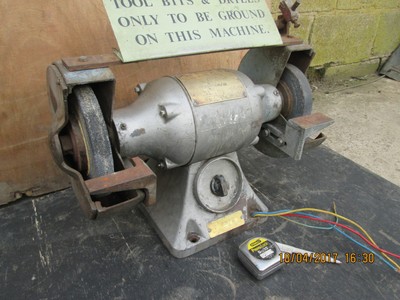 Wolf 8 Inch 3 Phase 675w Bench Grinder Mop In Good Working