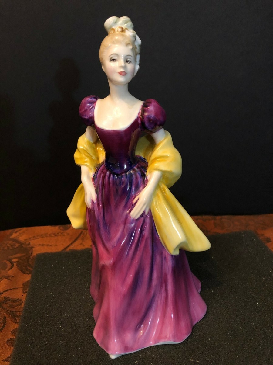 Beautiful Vintage Royal Doulton 8