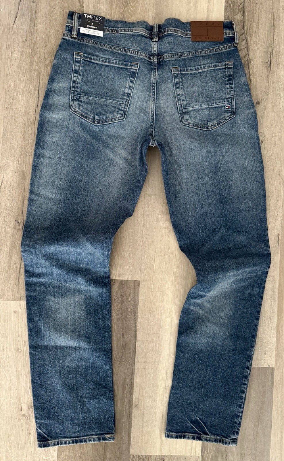 Tommy Hilfiger Straight Leg Jeans Men Size 36 X 30 Blue Distressed Wash Stretch thumbnail 16