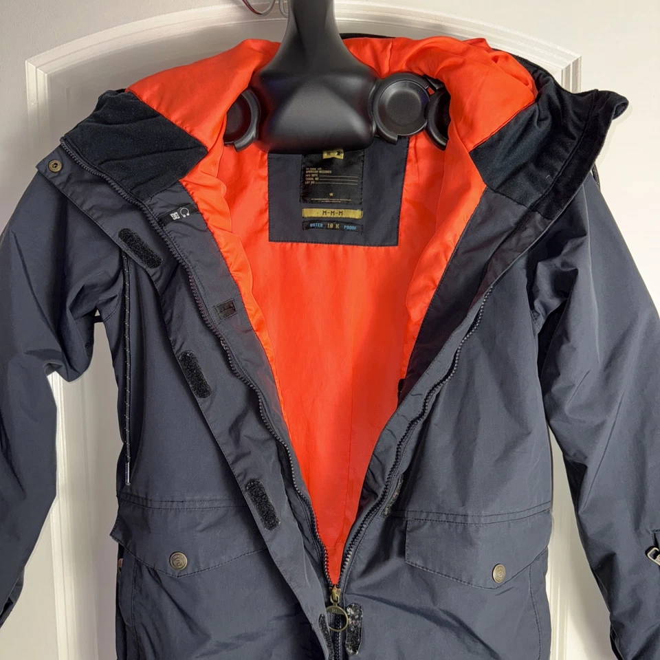 Chaqueta de Snowboard DC Shoes 10K Impermeable, Aislada Para Hombre Talla Mediana Negra Foto 4 de 4