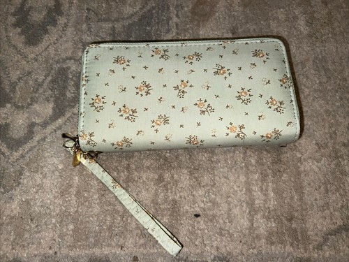 NWOT Floral Zip Around Wallet Light Green Floral Womens