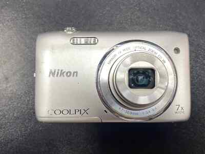 Nikon COOLPIX S3500 20.1MP Digital Camera Silver Mint
