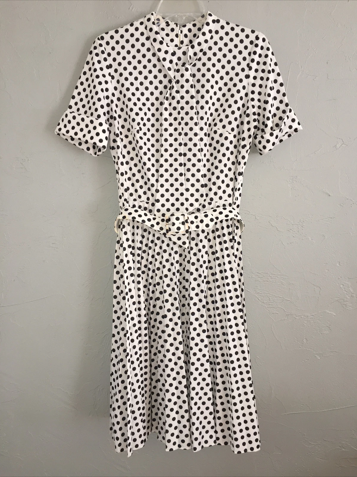 Vintage Ladies Dress 60’s - 70’s Short Sleeve W/ Belt Polka Dot Pleated Bottom