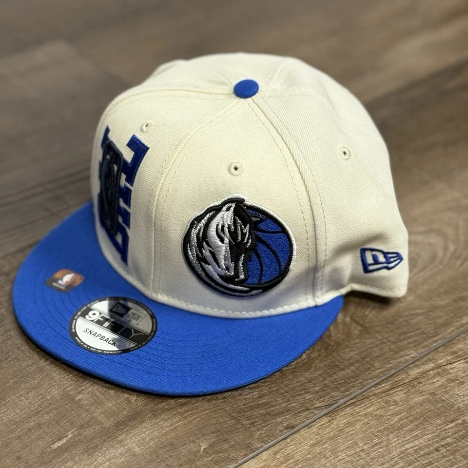 Men's Dallas Mavericks New Era 2022 Draft Cap 9FIFTY Snapback Hat White Blue BAL - Image 3 of 4