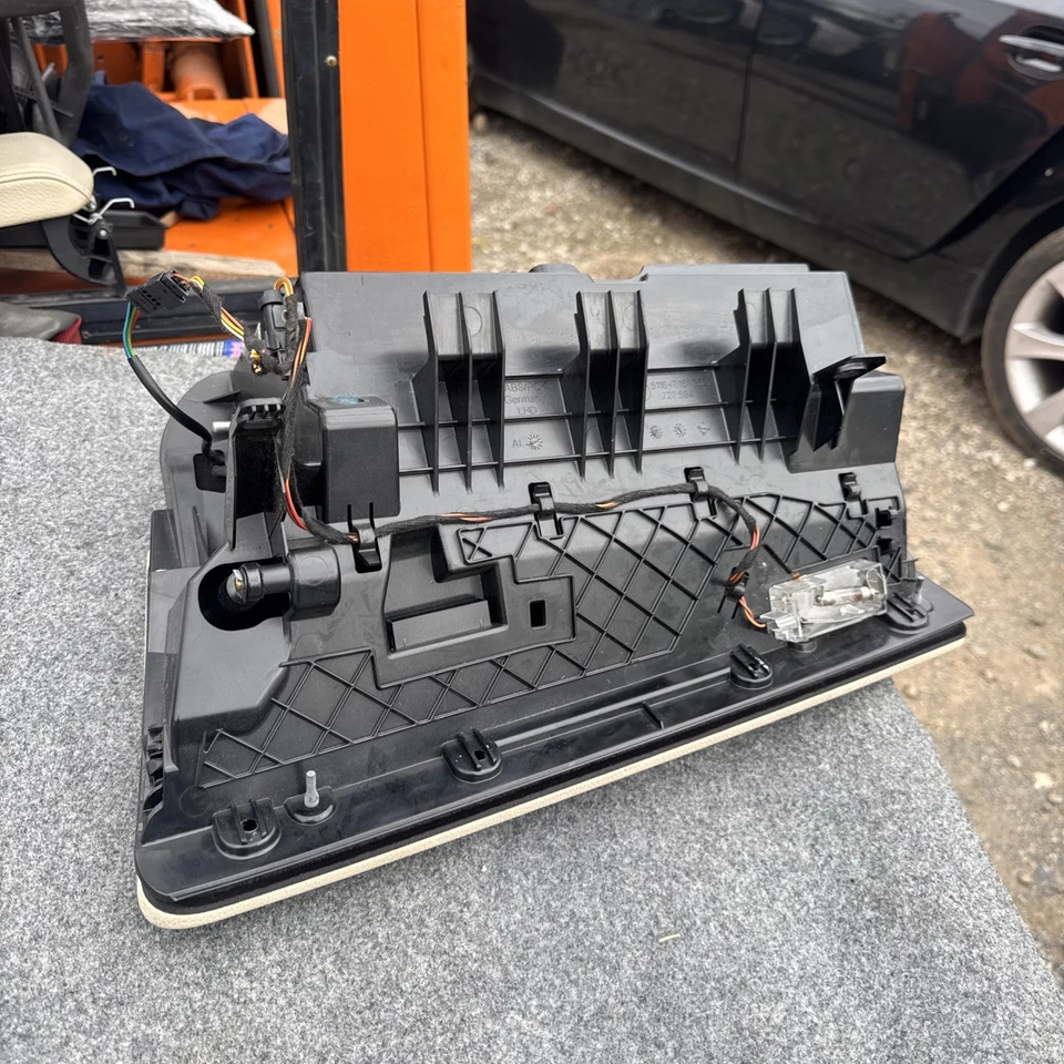 BMW 335i E93 2007-2013 convertible tablero derecho almacenamiento guantera OEM Foto 2 de 4