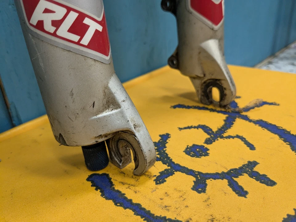 FOX F100 RLT 26" Fork 100mm 100 x QR Non-Boost - Image 3 of 4