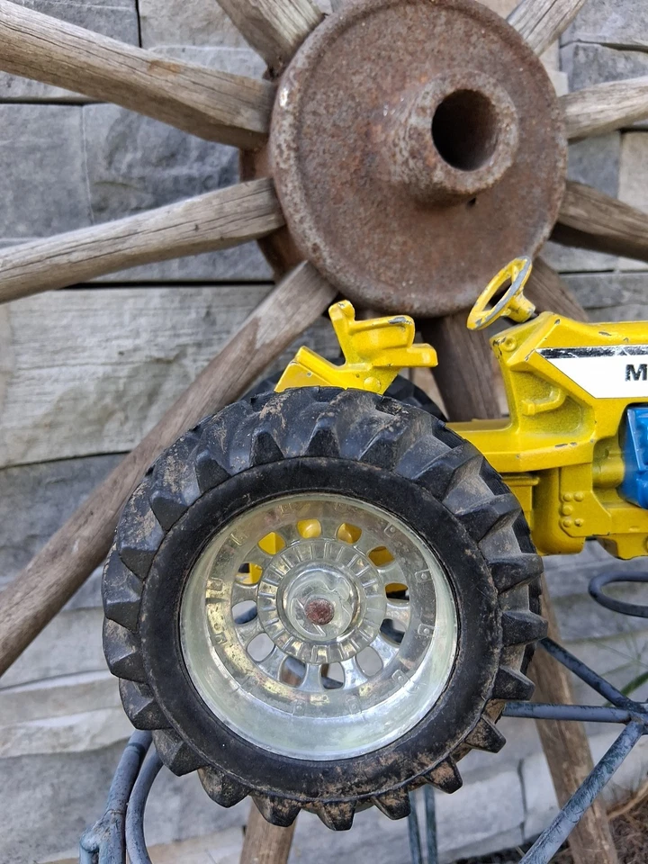 Vintage Ertl Minneapolis Moline Mighty Pulling Tractor Yellow Diecast Metal 1/16 - Image 3 of 4