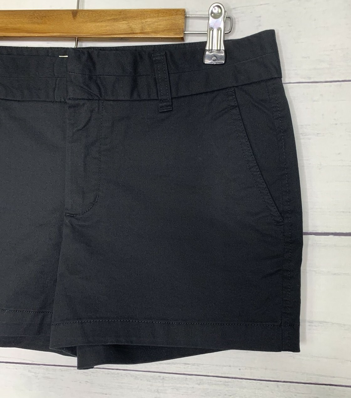 GAP Khakis Womens 4 Black 3” Fitted Shorts NWT image 2