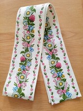 Swedish floral table runner Mia L 146cm