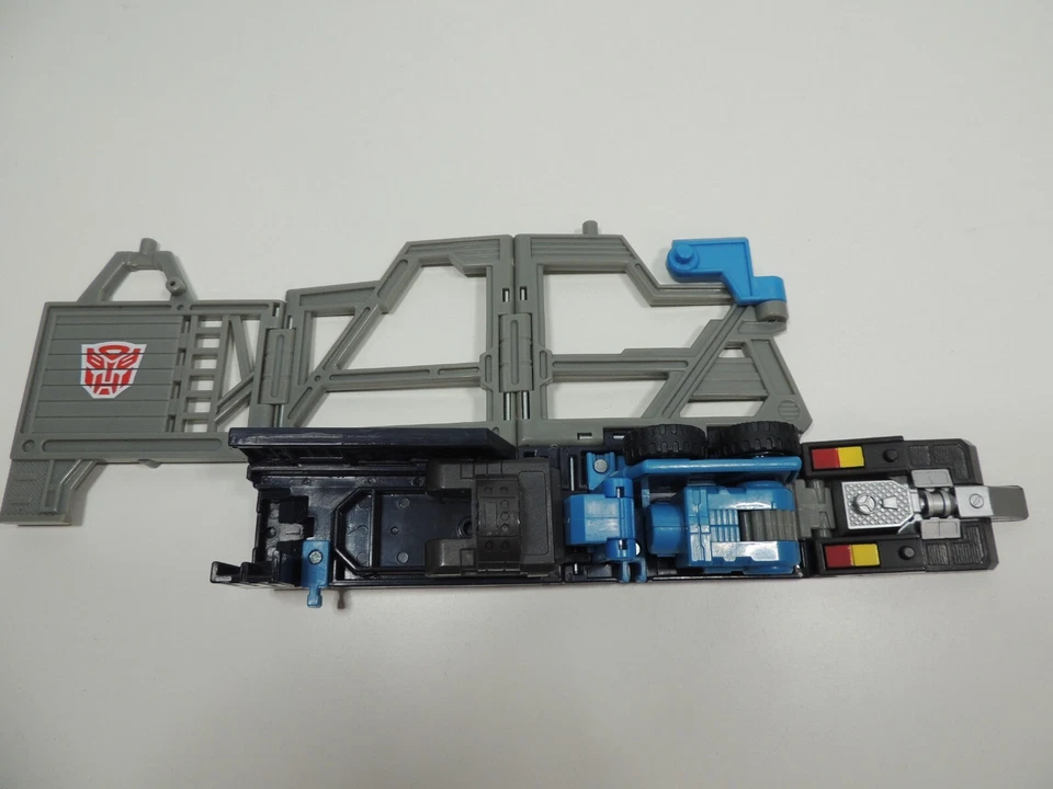 Transformers Ultra Magnus Trailer Omega Prime 2000 Super Class RID Parts Lot - Image 3 of 4