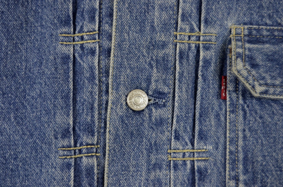 Mens VINTAGE LEVIS 70501 04 14 TYPE 1 TRUCKER JACKET size Mens VINTAGE LEVIS 70501 04 14 TYPE 1 TRUCKER JACKET size