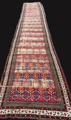 EIN SENSATIONELLER ANTIKER HANDGEFERTIGTER TRADITIONELLER VEGETARISCHER EX LÄUFER (966x154cm)x