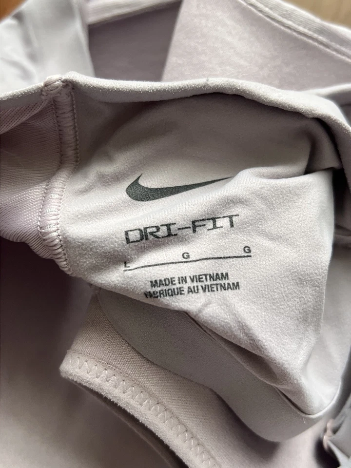 Light purple nike sports bra sz L - Image 3 of 3