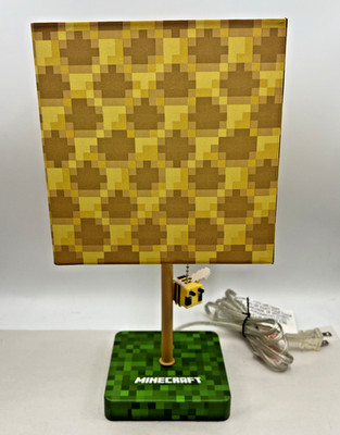 Minecraft  Beehive Block Lamp w/ Bee Lamp Pull 14  Table Bedside